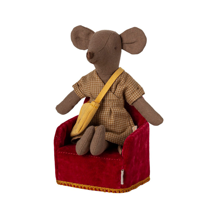 Red armchair, Mouse