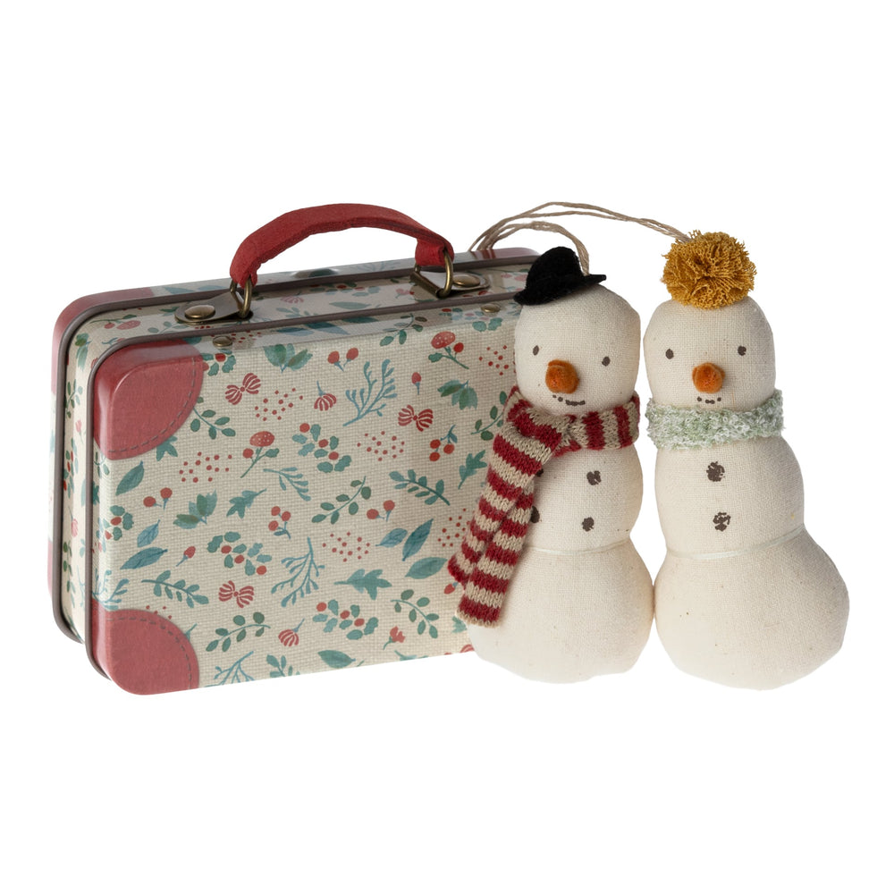 Maileg Ornamenti Natalizi in tessuto, 2 Pupazzi di neve in valigetta
