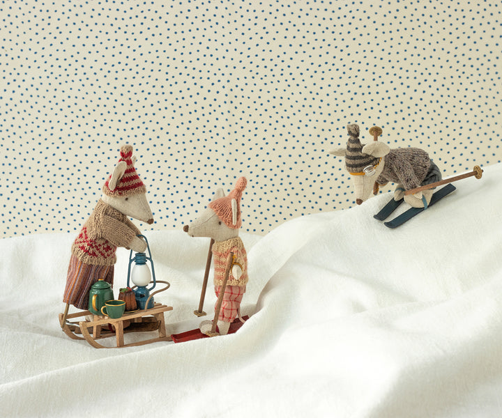 Christmas tea party, Mouse