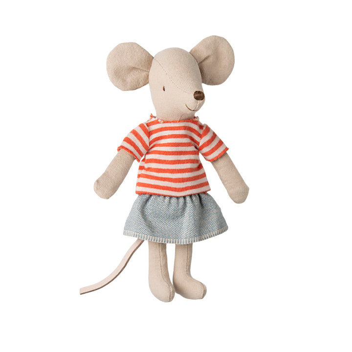 Clothes for big sister mouse, Sweater and skirt