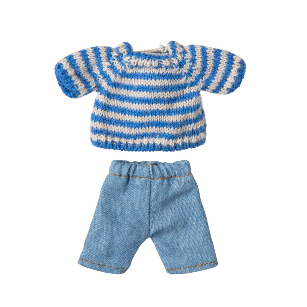 Clothes for big brother mouse, Sweater and jeans