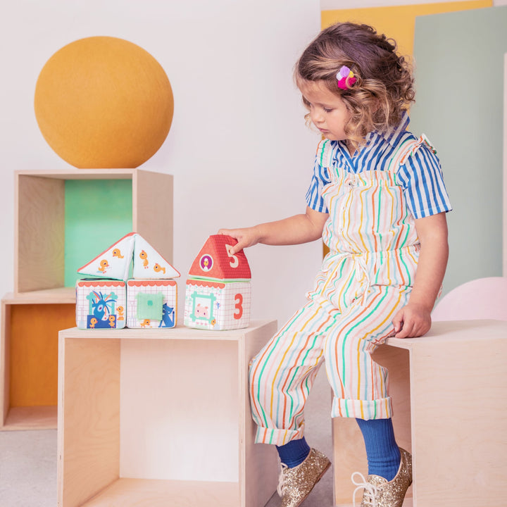 Soft stacking cubes, The farm