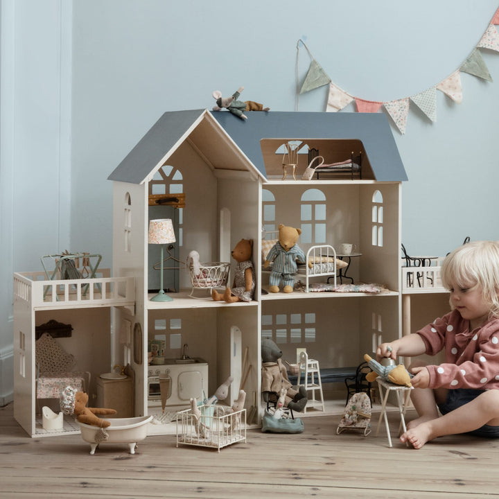 Miniature kitchen
