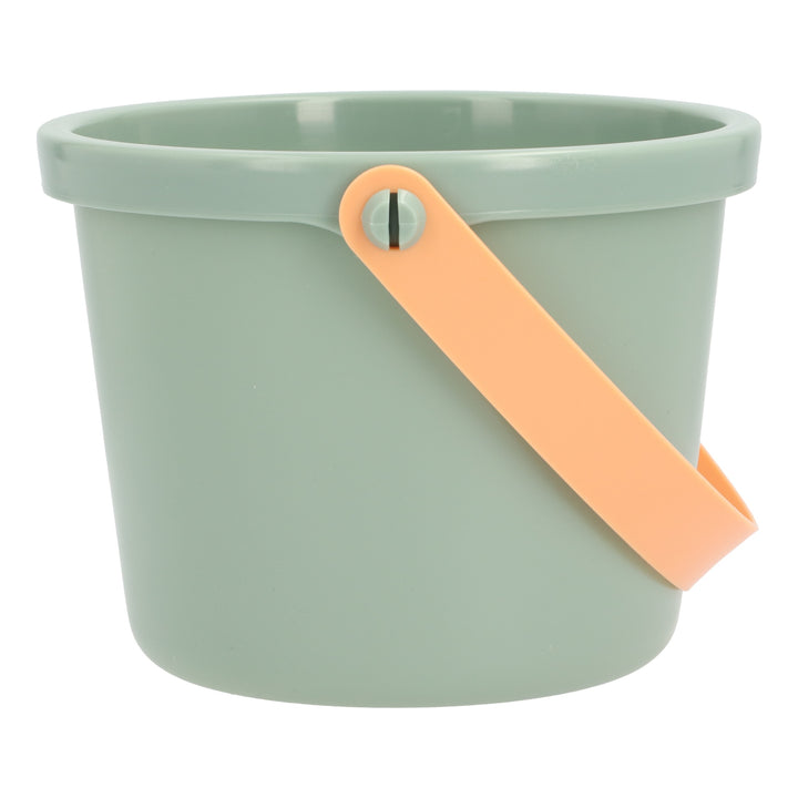 Beach games, Bucket, green truck and accessories