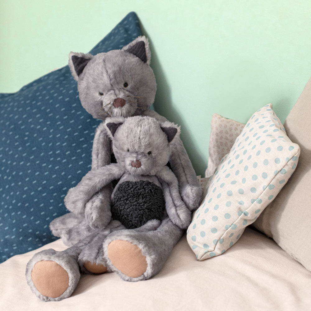 Small cat plush toy