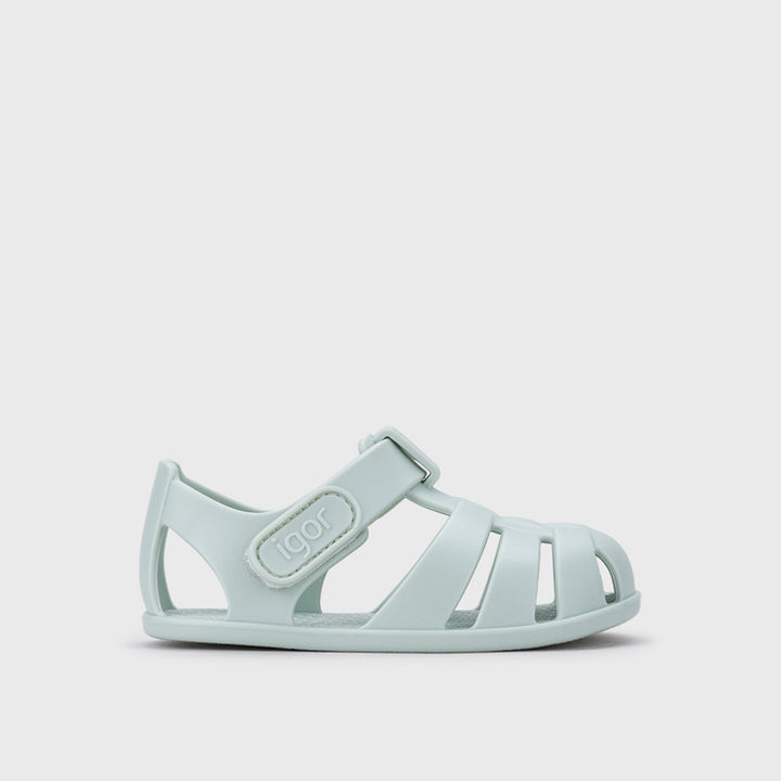 Sandali da spiaggia concetto barefoot, Menta