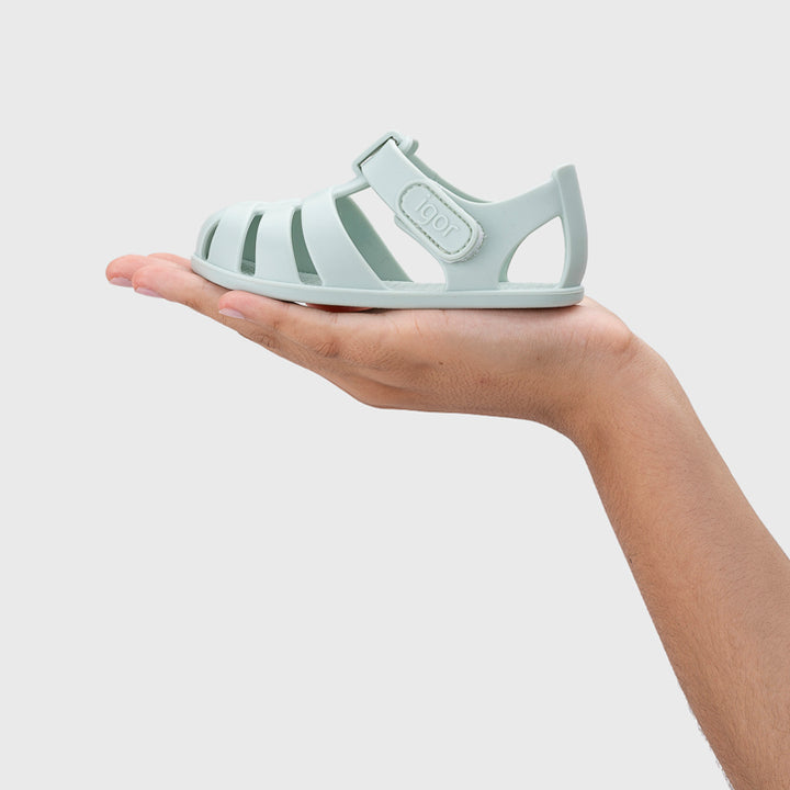 Sandali da spiaggia concetto barefoot, Menta