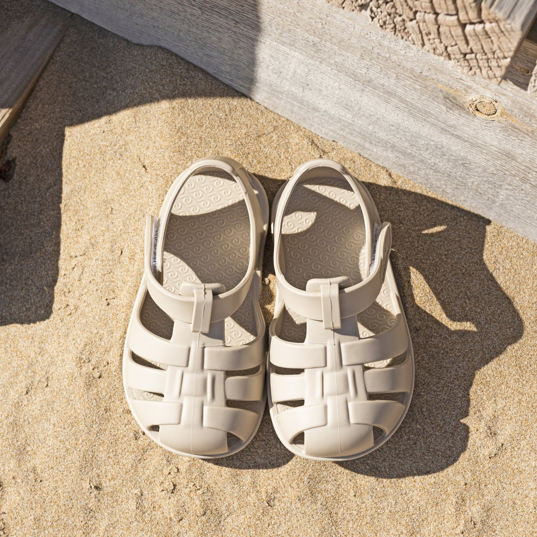 Barefoot concept beach sandals, Arena