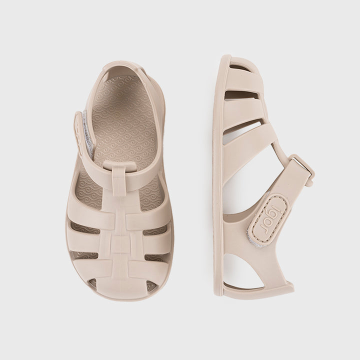 Barefoot concept beach sandals, Arena
