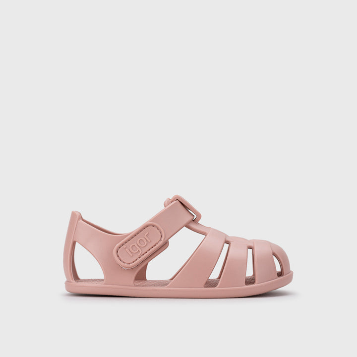 Sandali da spiaggia concetto barefoot, Blush