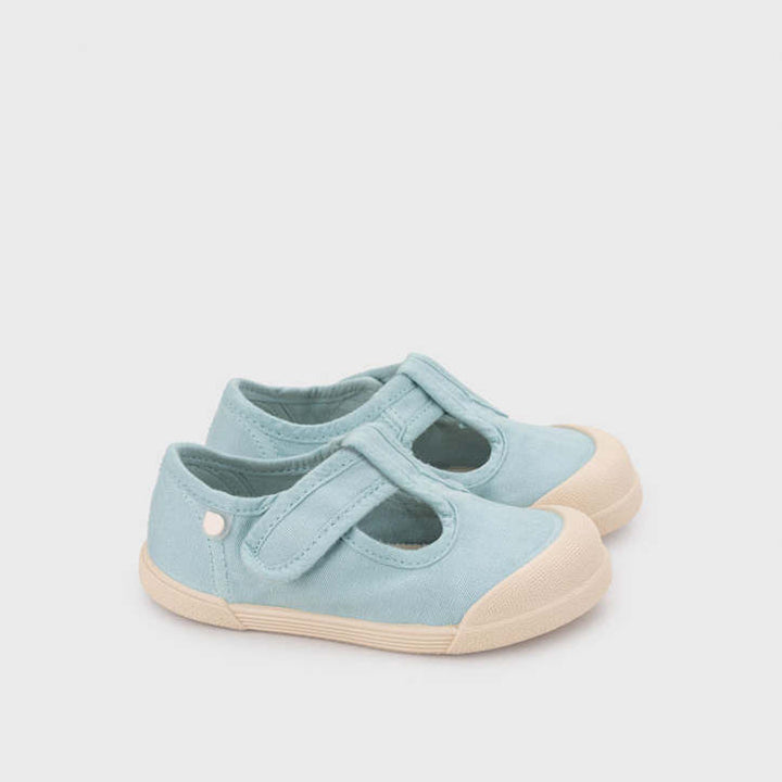 Scarpe in tela concetto barefoot, Menta