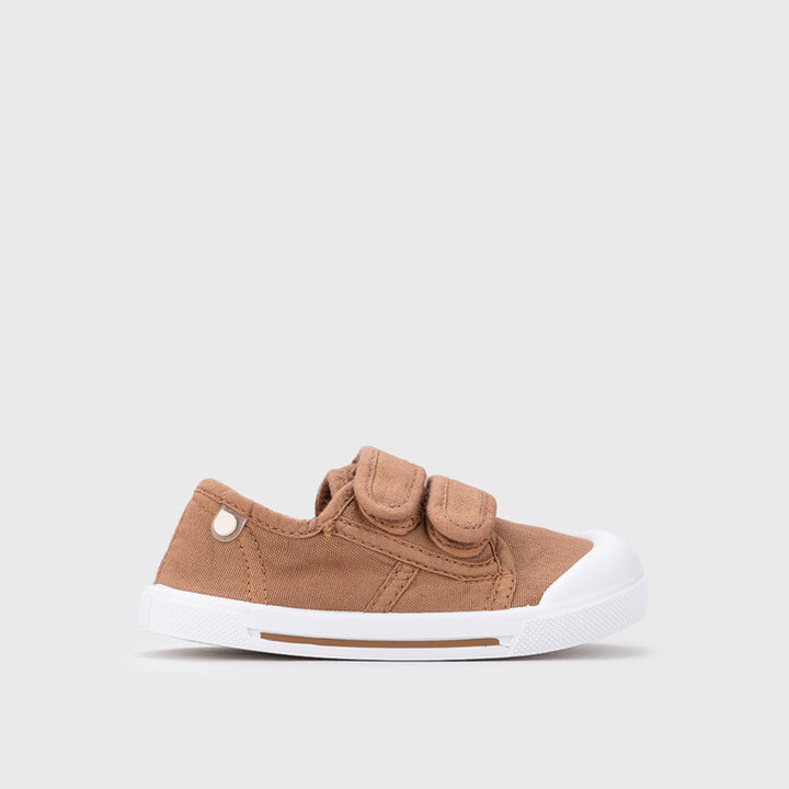 Scarpe in tela concetto barefoot, Cannella
