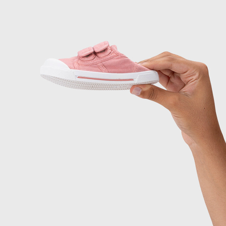 Scarpe in tela concetto barefoot, Rosa
