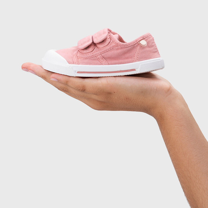 Scarpe in tela concetto barefoot, Rosa