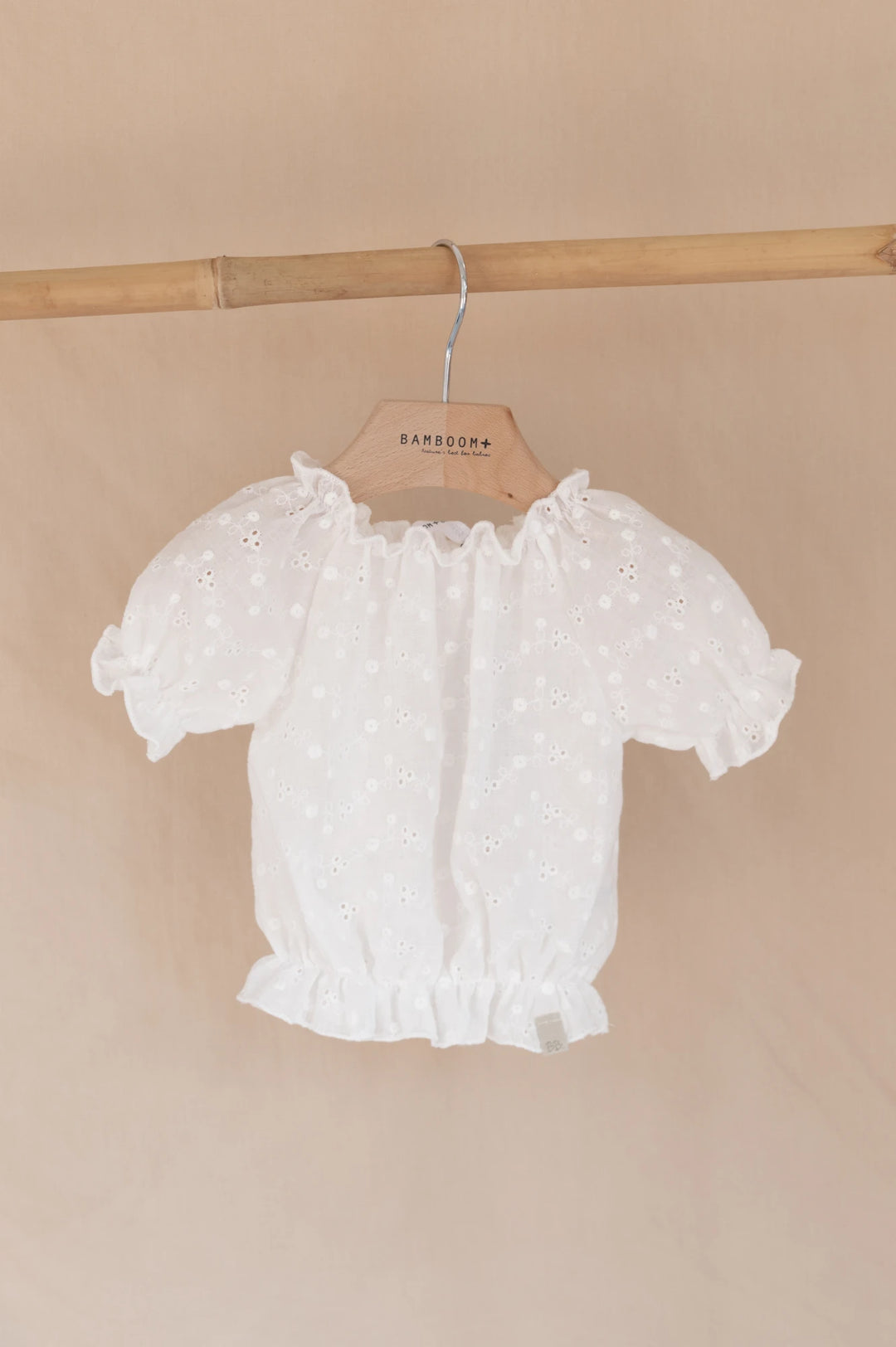 Broderie anglaise top in bamboo and organic cotton, Off white