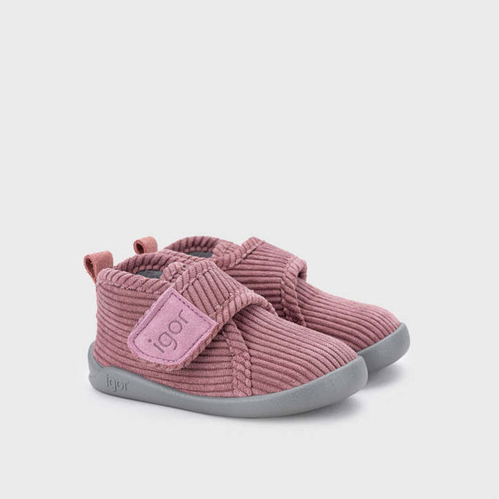 Pantofole concetto barefoot, Rosa
