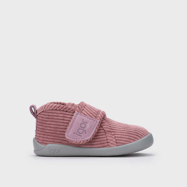 Pantofole concetto barefoot, Rosa