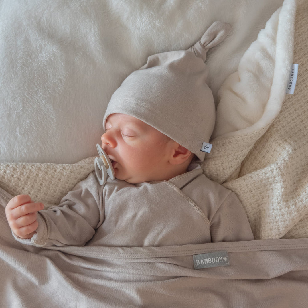 Cappellino neonato con nodo in bambù, Sabbia