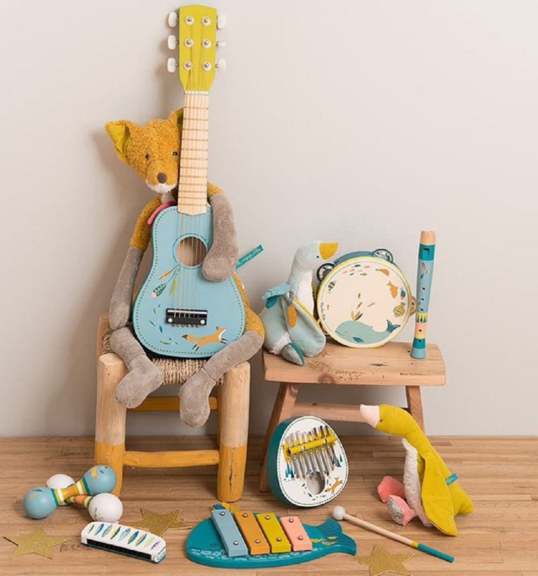 Wooden fox cream maracas