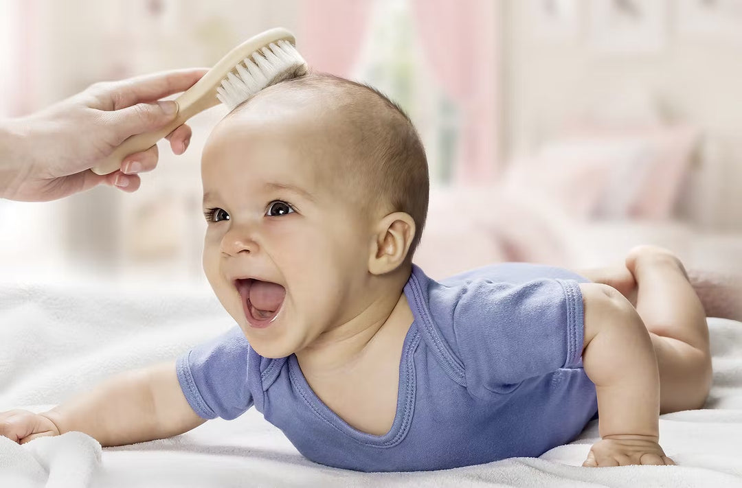 Reer  Spazzola in legno per capelli neonato con setole morbidissime – PIPI  & PUPU and friends
